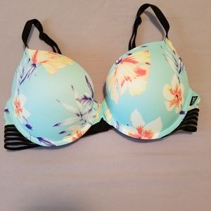 Victoria Secret Pink Wear Everywhere Push Up Bra
